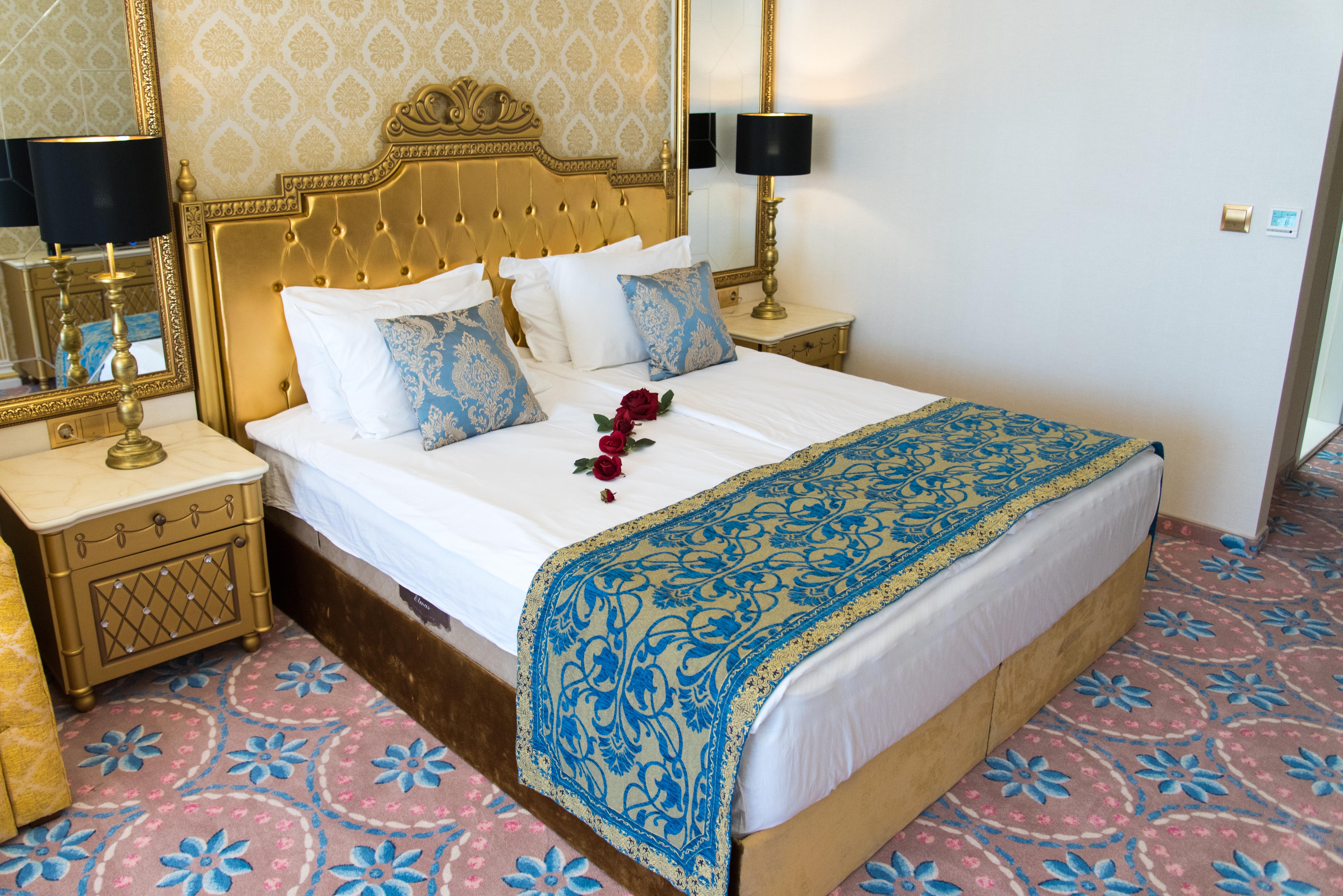 Imperial Palace Hotel Sunny Beach Eksteriør billede A bed runner