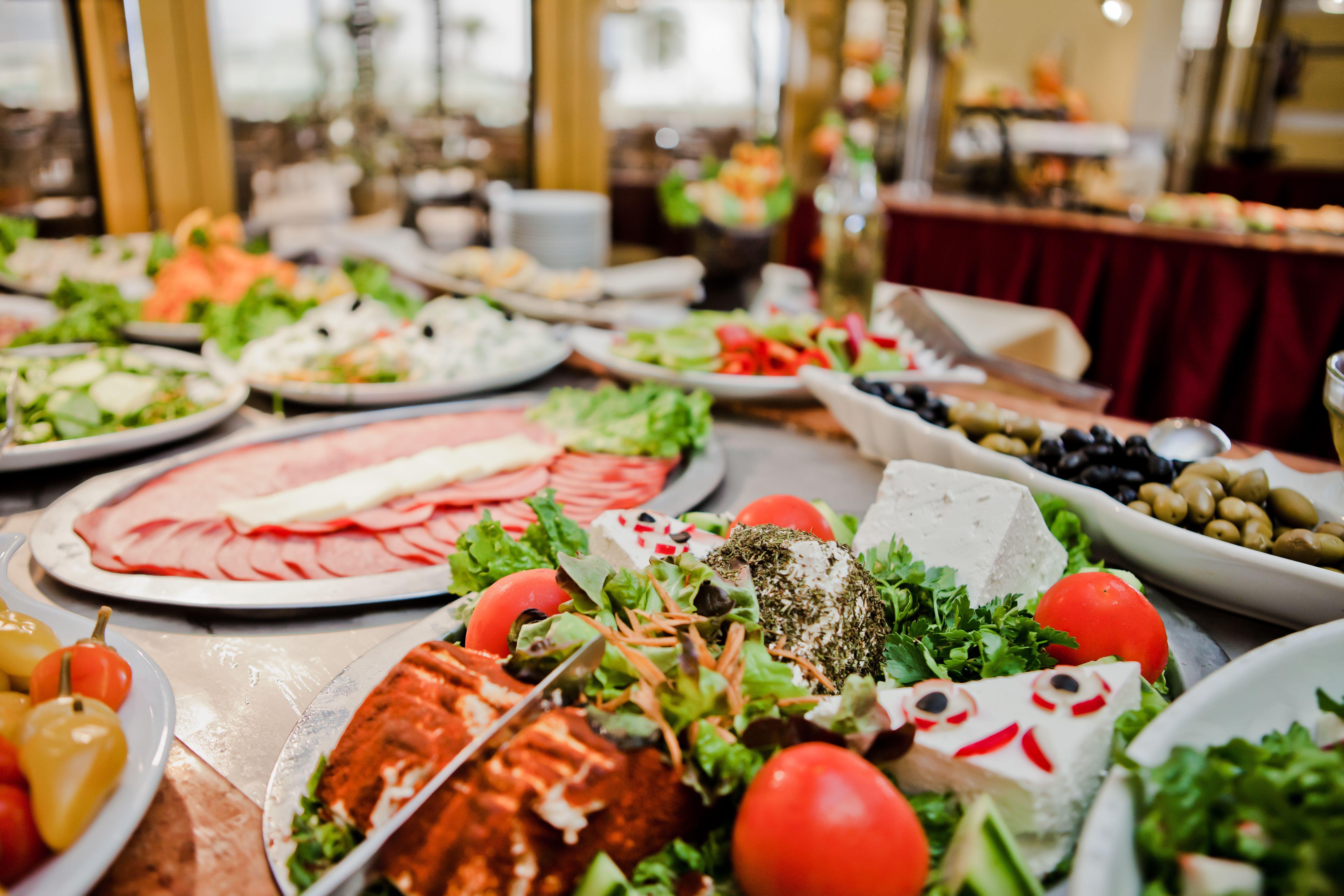 Imperial Palace Hotel Sunny Beach Eksteriør billede A buffet