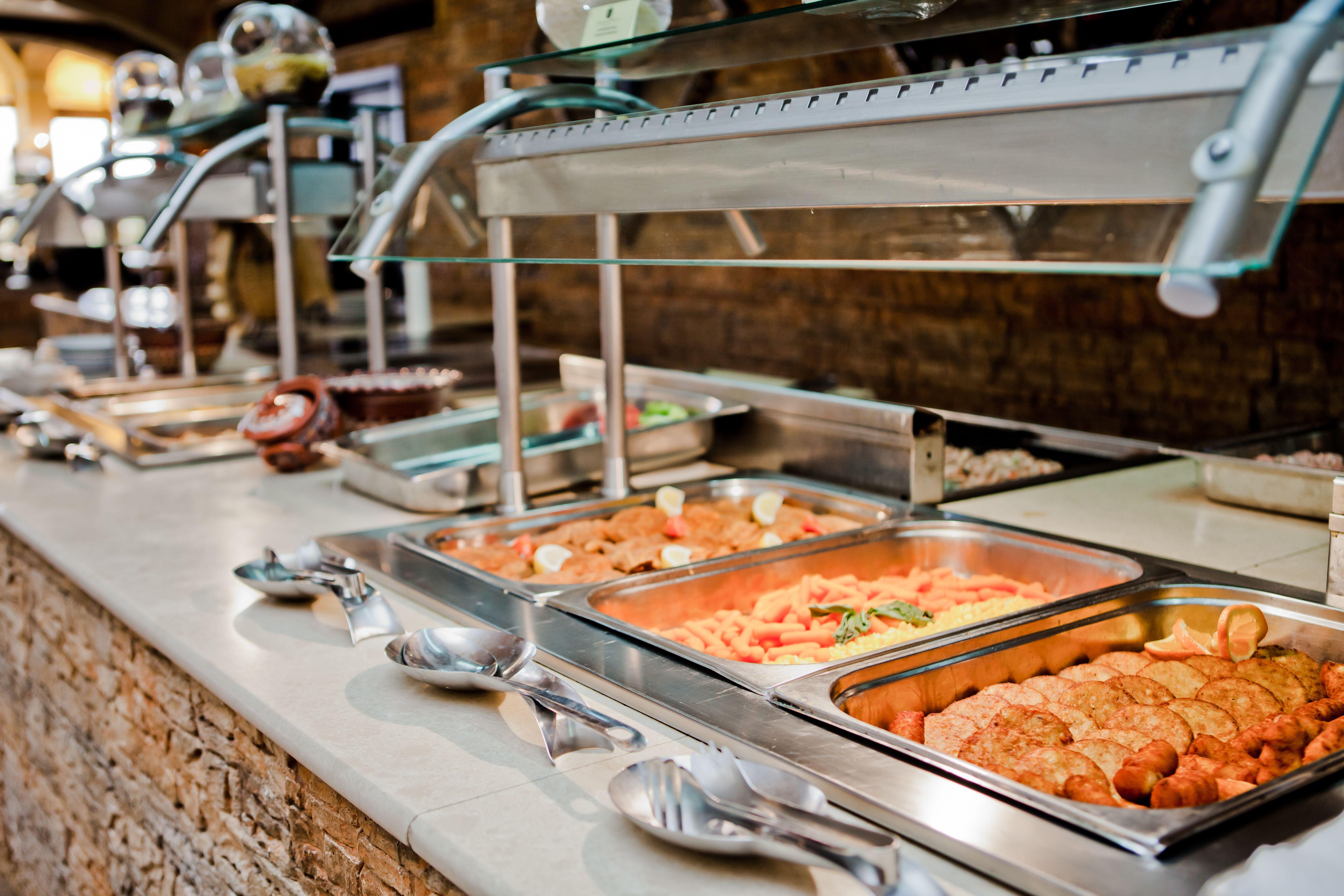 Imperial Palace Hotel Sunny Beach Eksteriør billede A hot food buffet