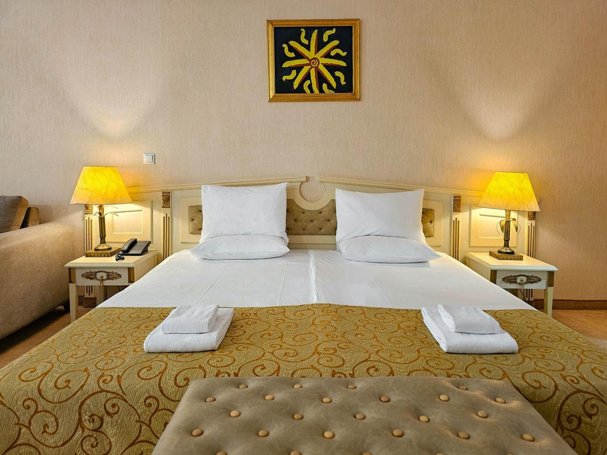 Imperial Palace Hotel Sunny Beach Eksteriør billede A guest room at the hotel