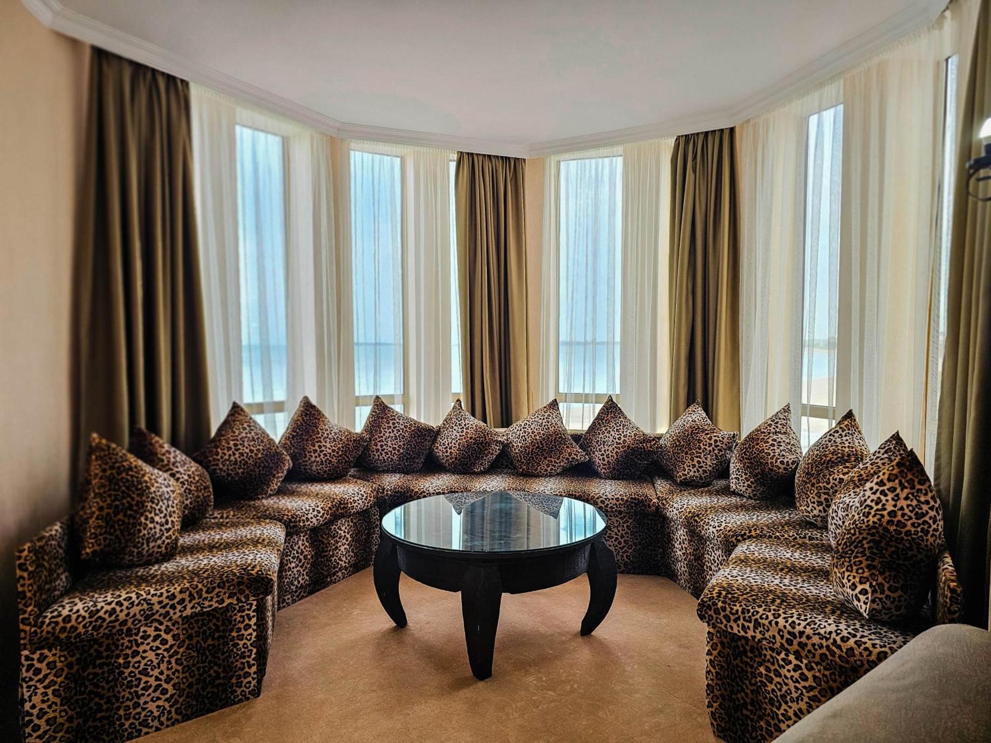 Imperial Palace Hotel Sunny Beach Eksteriør billede A Moroccan-style living room